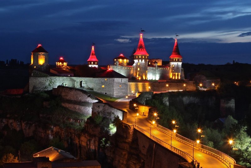 Кам янець - Подільський у топ 50 найкрутіших замків, палаців і фортець України
